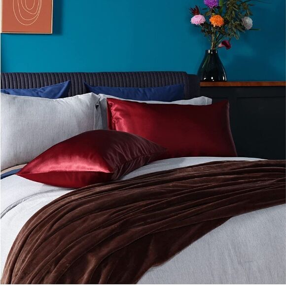 Silky Pillow Cases  - Picture 1 of 3
